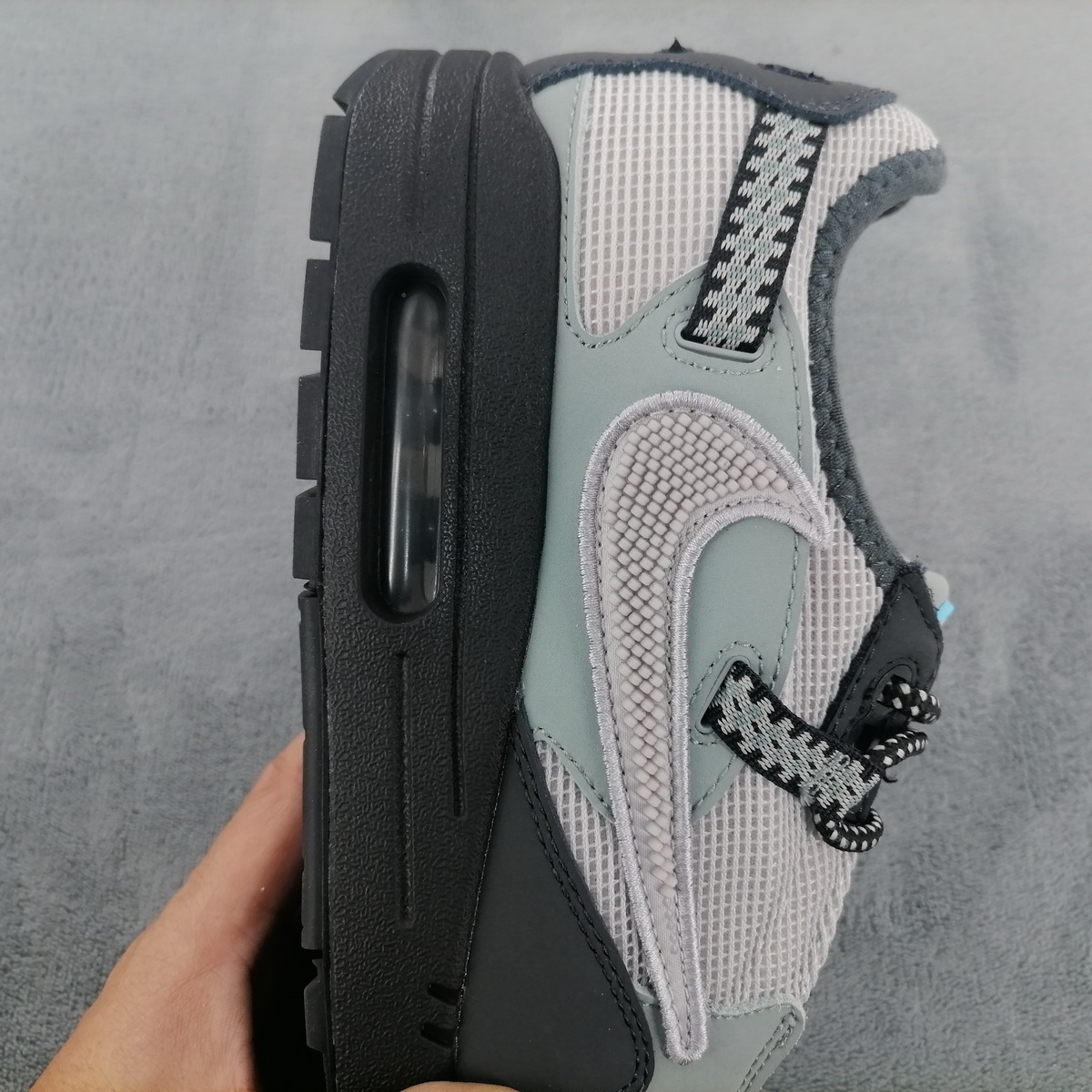 Travis Scott x Nike Air Carbon Light BlueBarb   DO9392-001