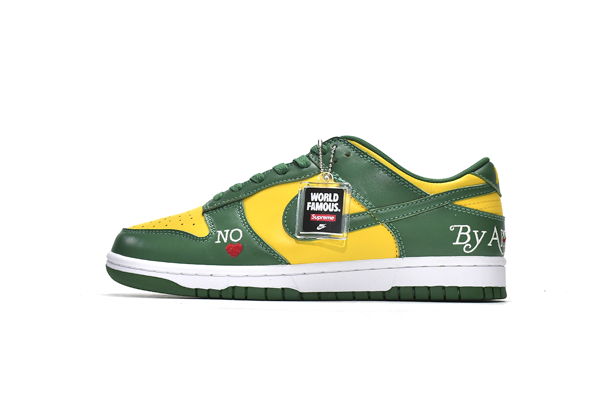 Supreme x Nike SB Dunk Low Brazil DO7412-983