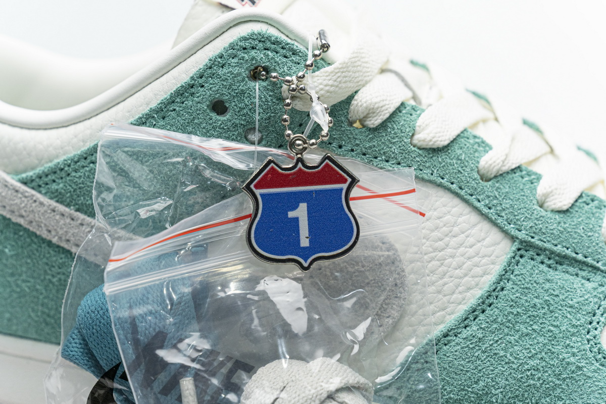 Kasina x Nike Dunk Low  Neptune Green   CZ6501-101