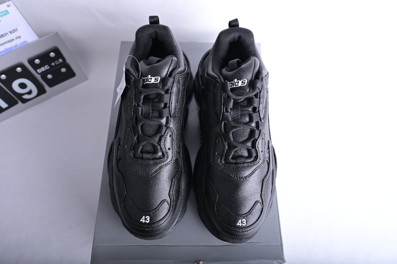 Ba***ci*ga Triple S Black  541624 W0901 1000