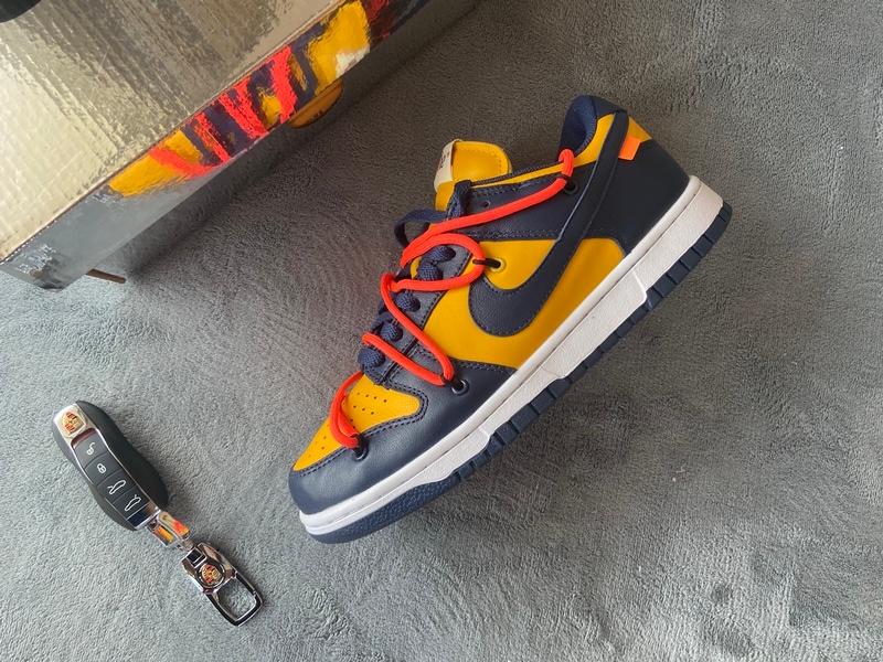 OFF WHITE X Nike Dunk SB Low White Michigan  CT0856-700