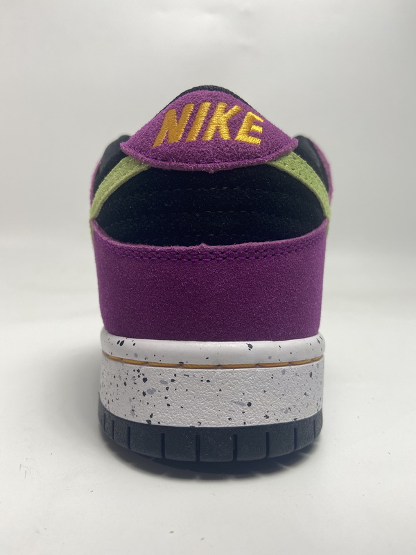 Nike SB Dunk Low ACG Terra Red Plum  BQ6817-501