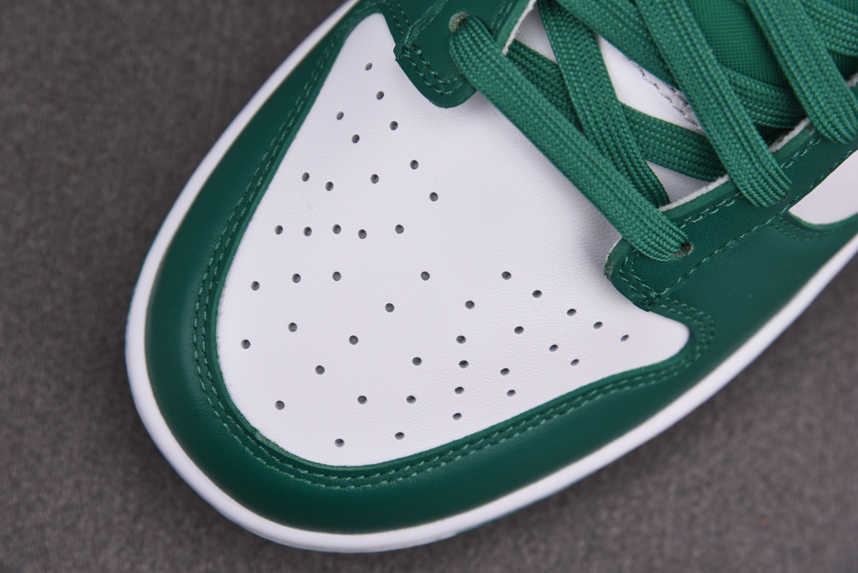 M Batch   Nike Dunk Low ESS Green Paisley   DH4401-102
