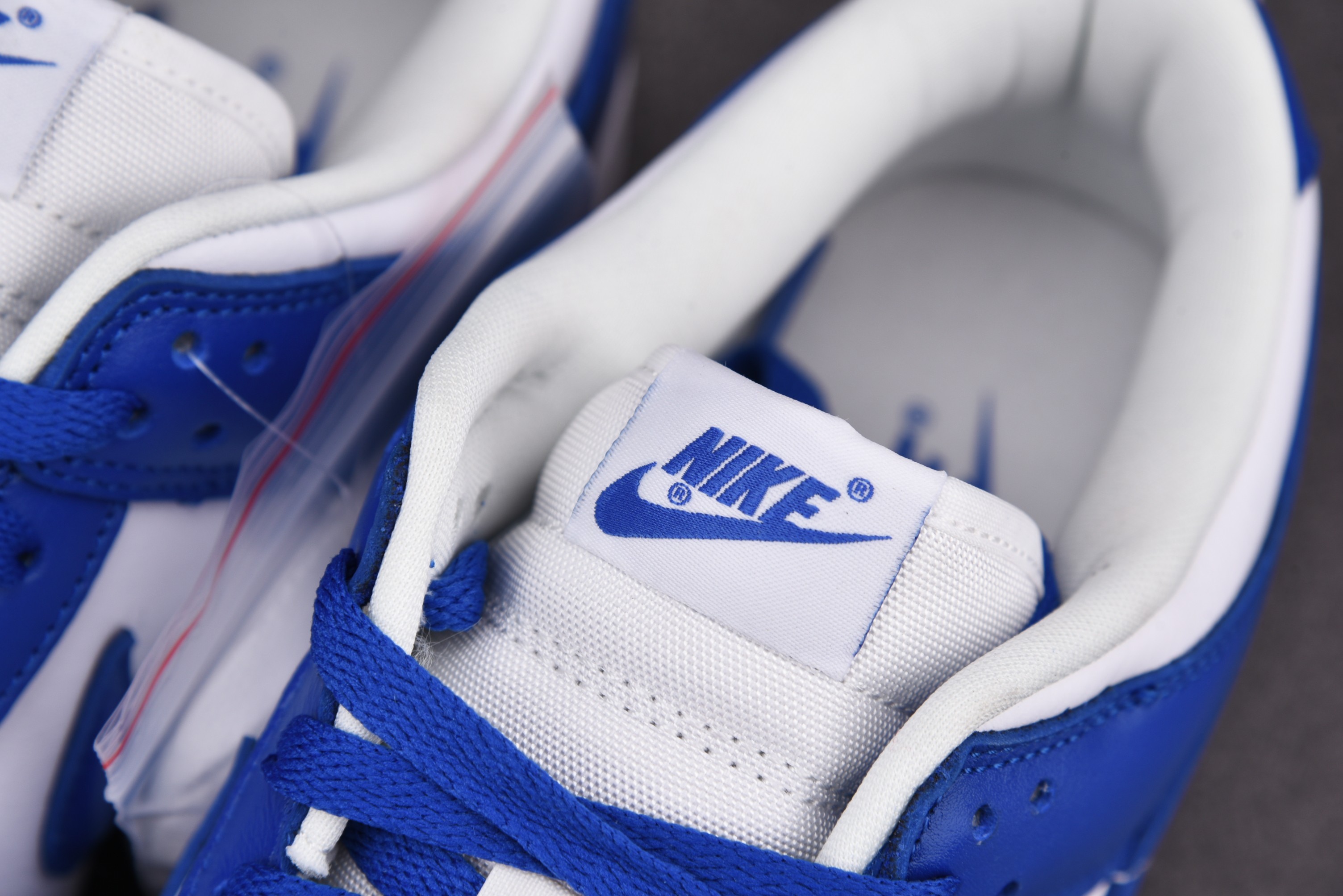 M Batch  Nike Dunk Low SP Low SP “Kentucky”  CU1726-100