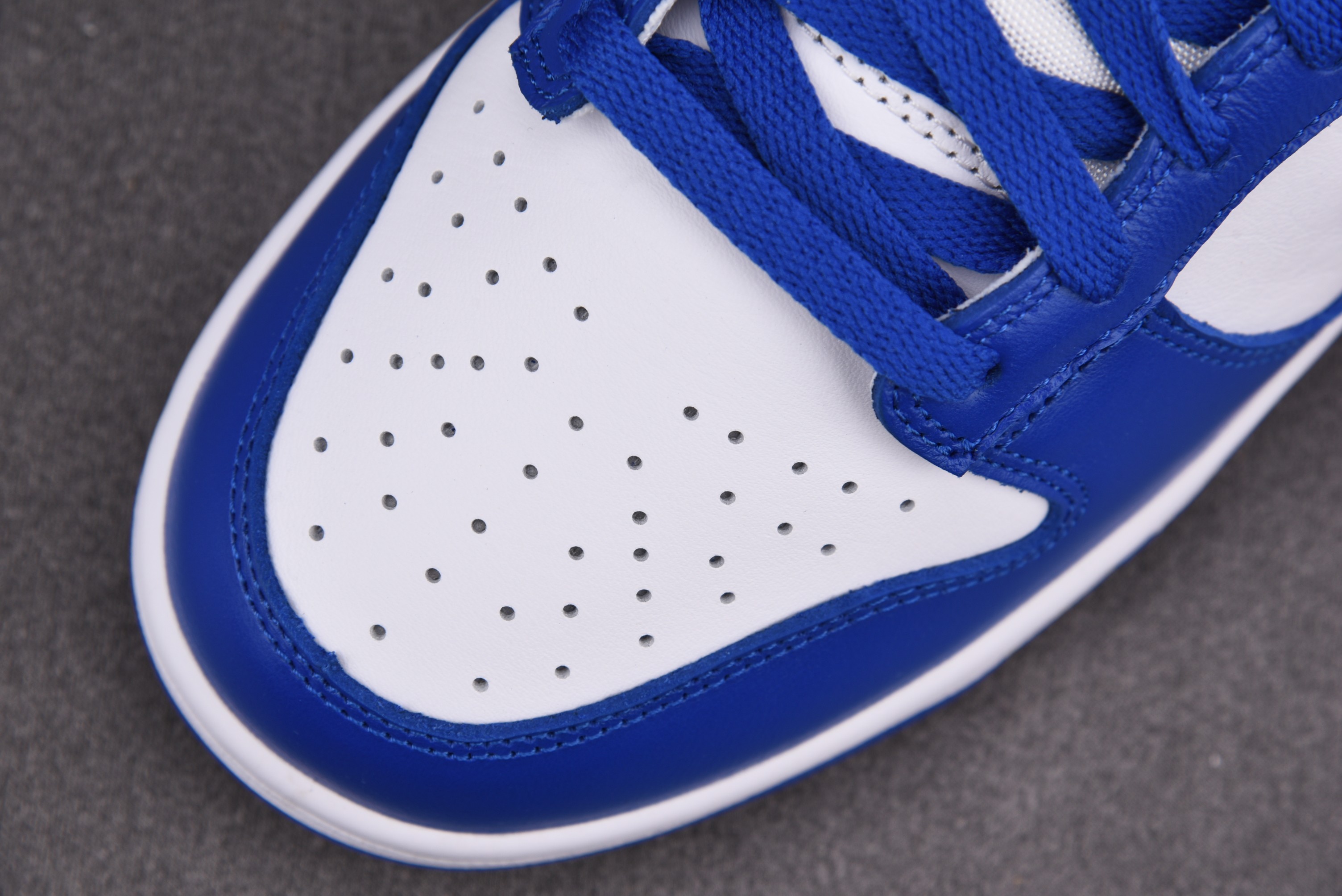 M Batch  Nike Dunk Low SP Low SP “Kentucky”  CU1726-100