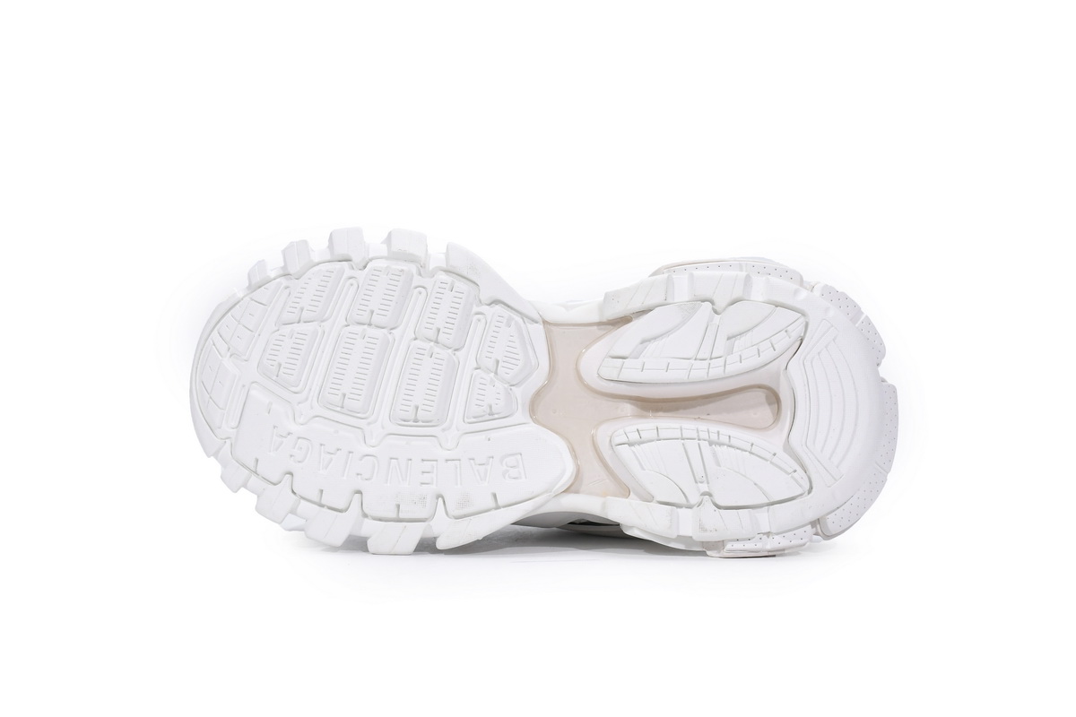 Ba***ci*ga Track White 653813 W3CP3 900
