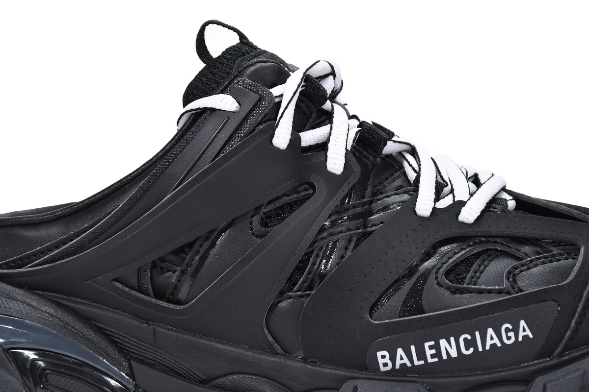 Ba***ci*ga Track Black  653813 W3CP3 1000