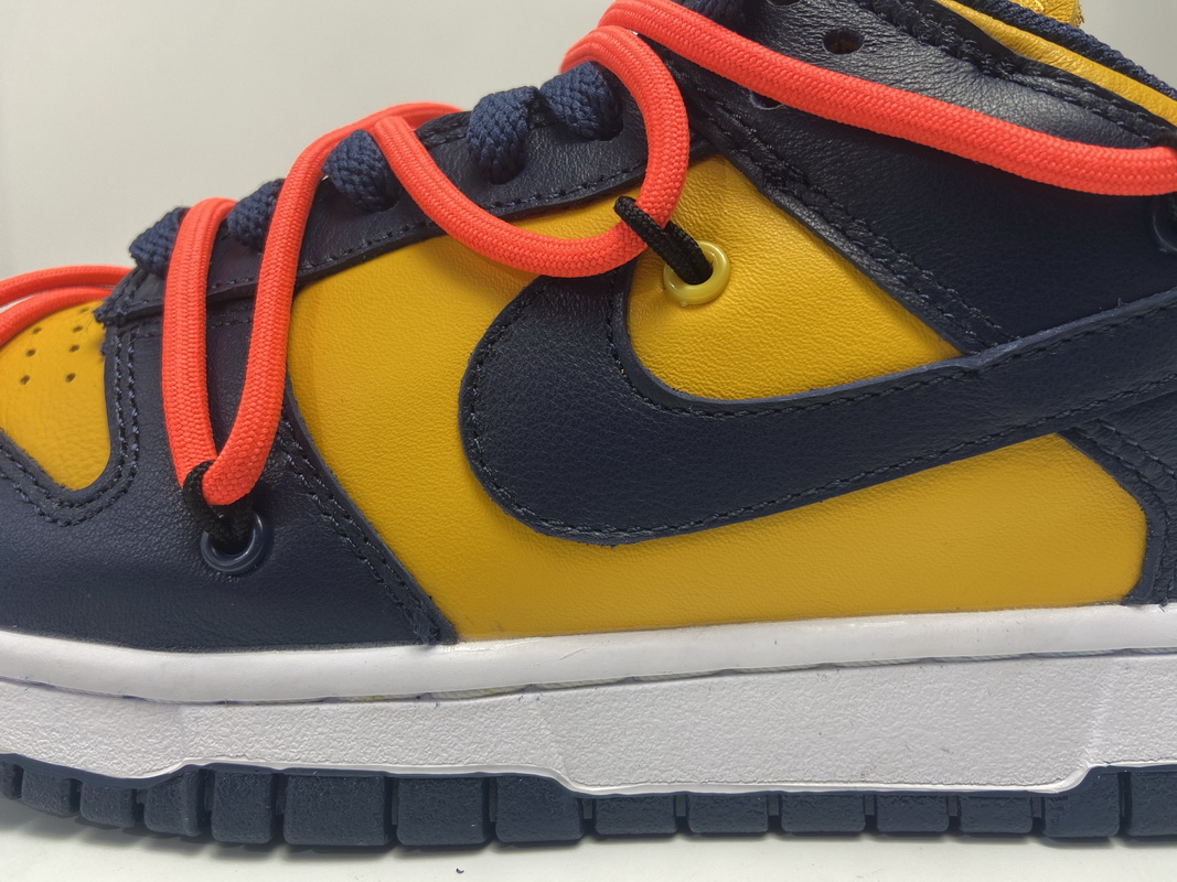 OFF WHITE X Nike Dunk SB Low White Michigan  CT0856-700