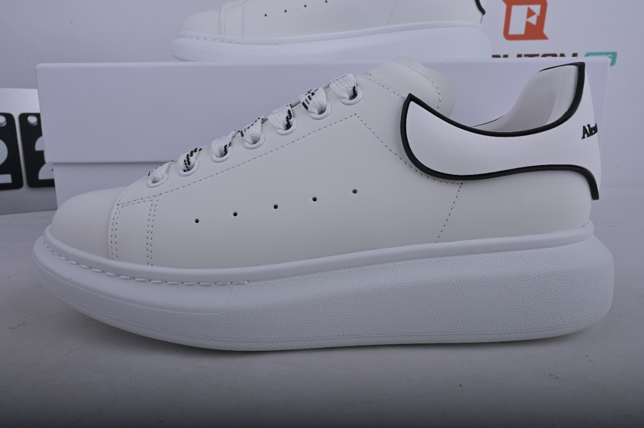 Alexander McQueen Leather Smooth Calfskin Low Top Fashion Sneakers Men's White 625156WHXMT9074