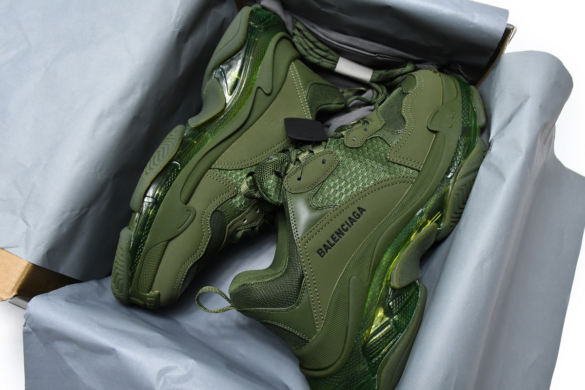 Ba***ci*ga Triple S Pitch Green  541624 W2GA1 2325