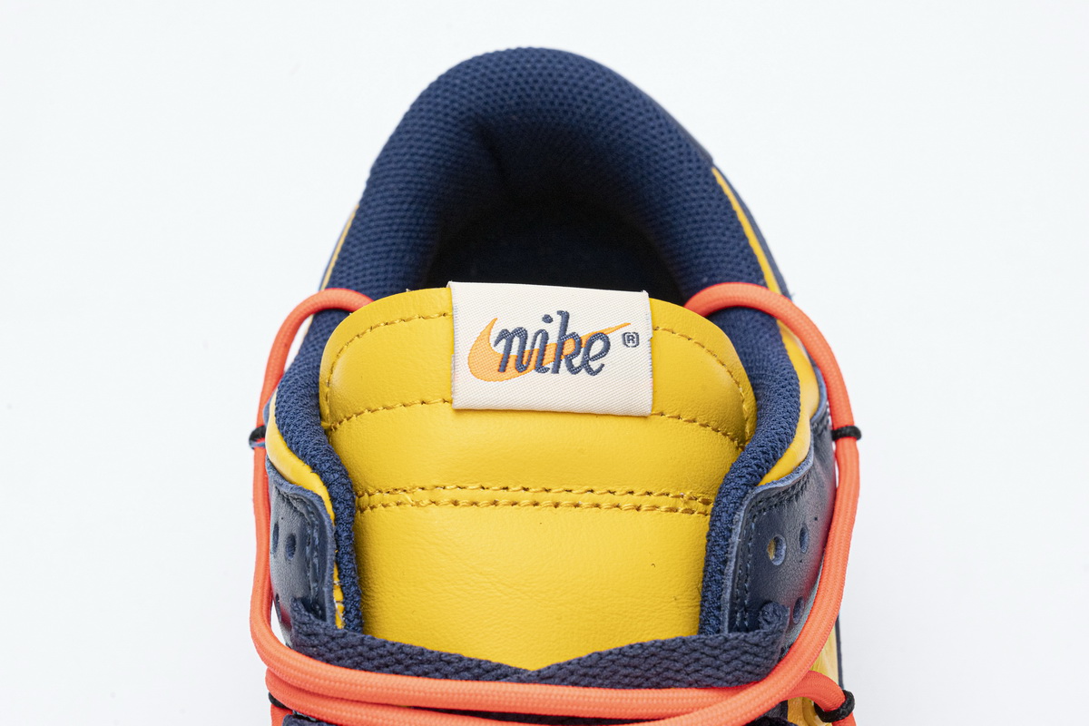 OFF WHITE X Nike Dunk SB Low White Michigan  CT0856-700