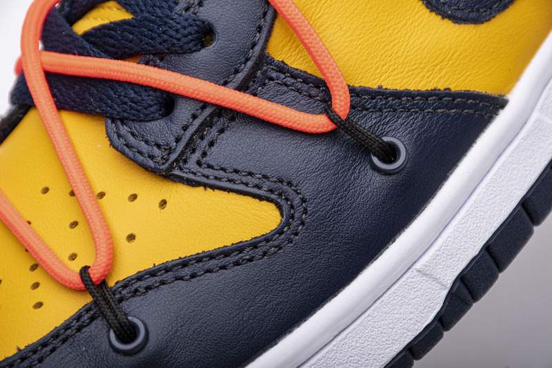 OFF WHITEx Nike Dunk SB Low White Michigan  CT0856-700