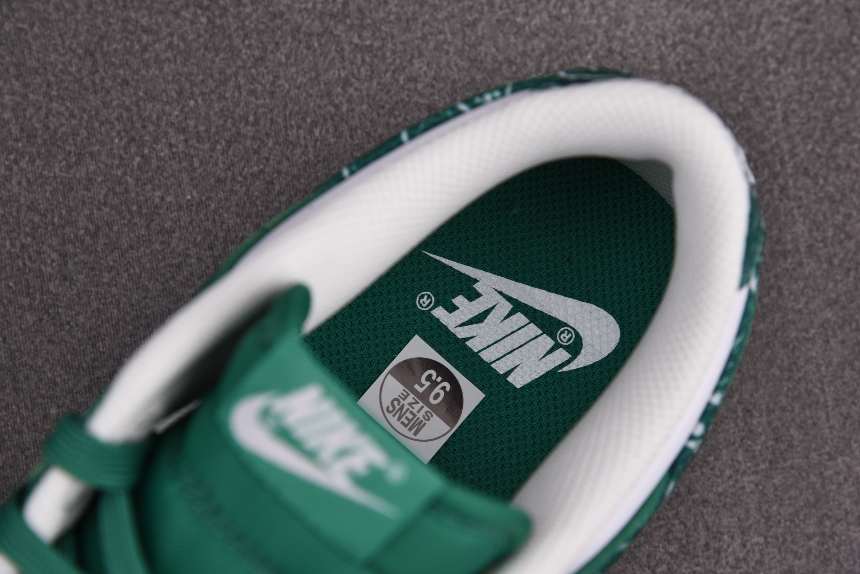 M Batch   Nike Dunk Low ESS Green Paisley   DH4401-102