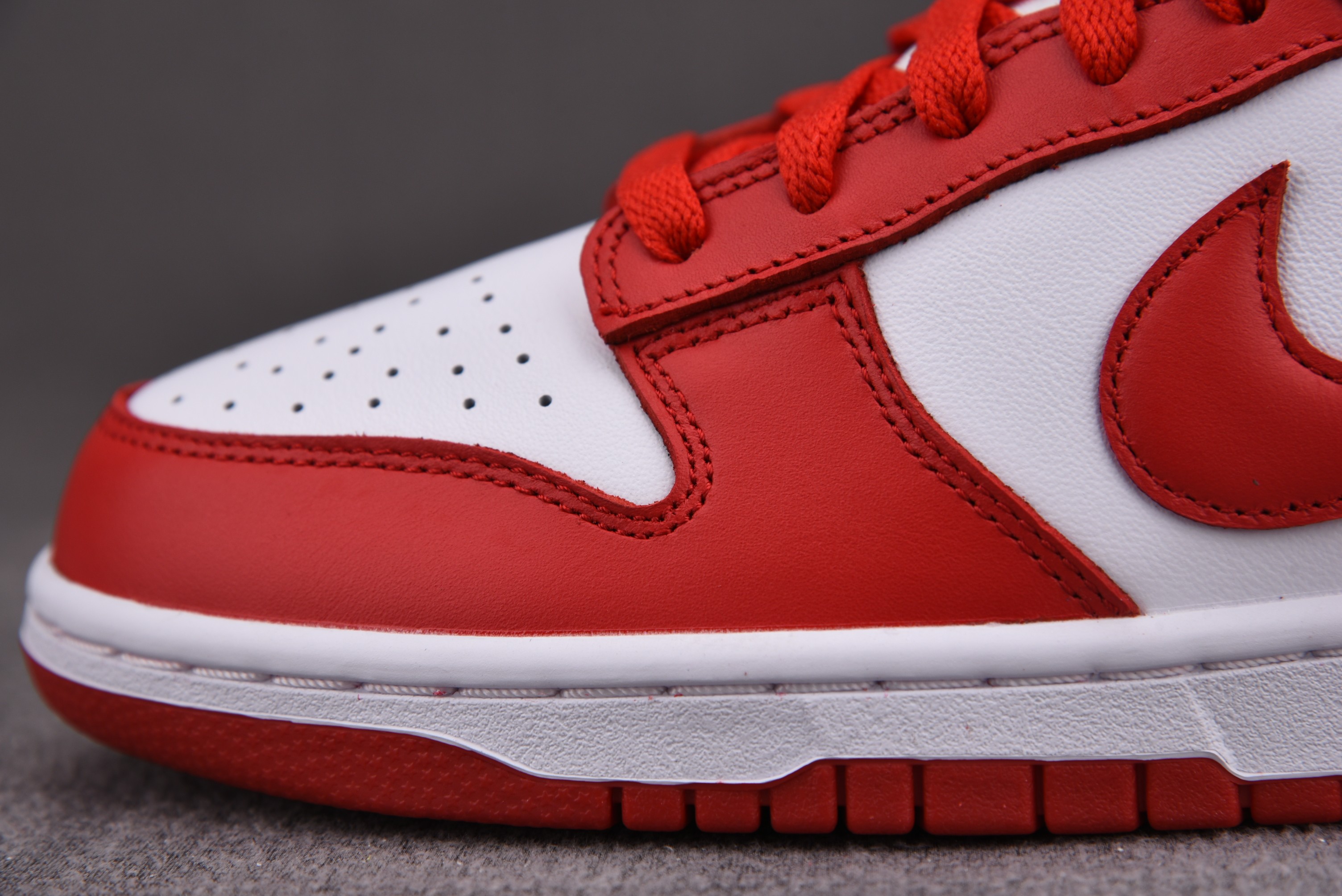 M Batch Nike Dunk SB Low SP “University Red”   CU1727-100