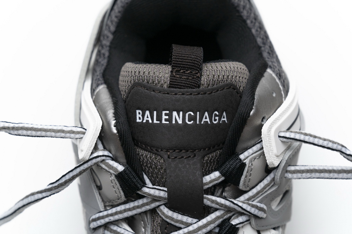 Ba***ci*ga Tess S.Grey  555032 W1GB7 1214