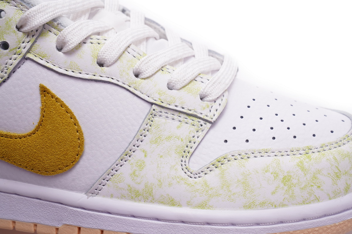 Nike Dunk Low Yellow Strike   DM9467-700