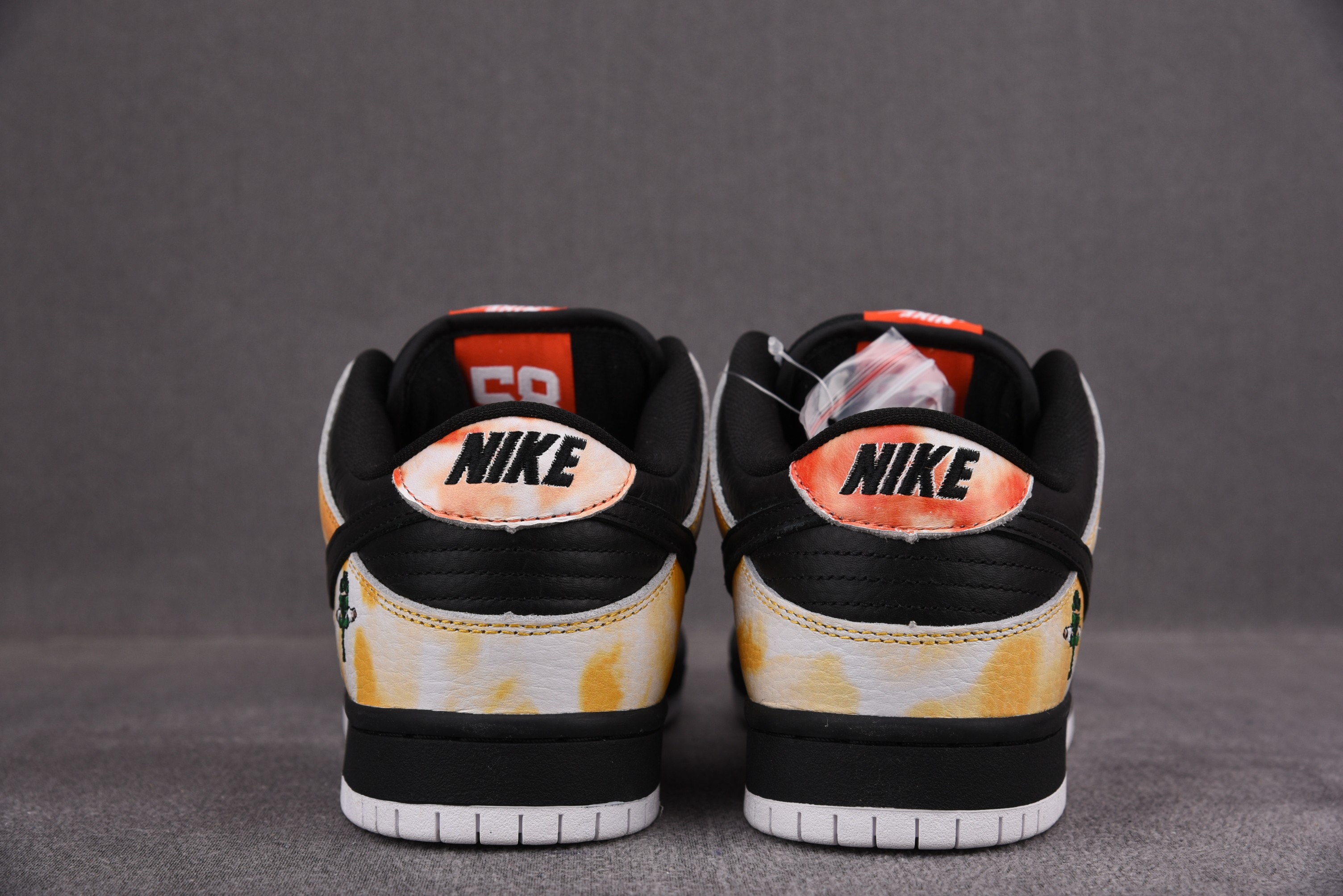 M Batch -SB Dunk Low Raygun   BQ6832-001