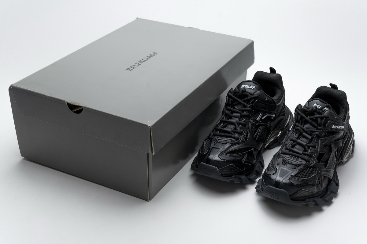 Ba***ci*ga Track 2 Sneaker Black    570391 W2GN1 1000