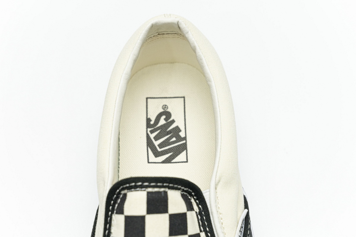 Vans OG Classic Slip-On B  VN000EYEBWW