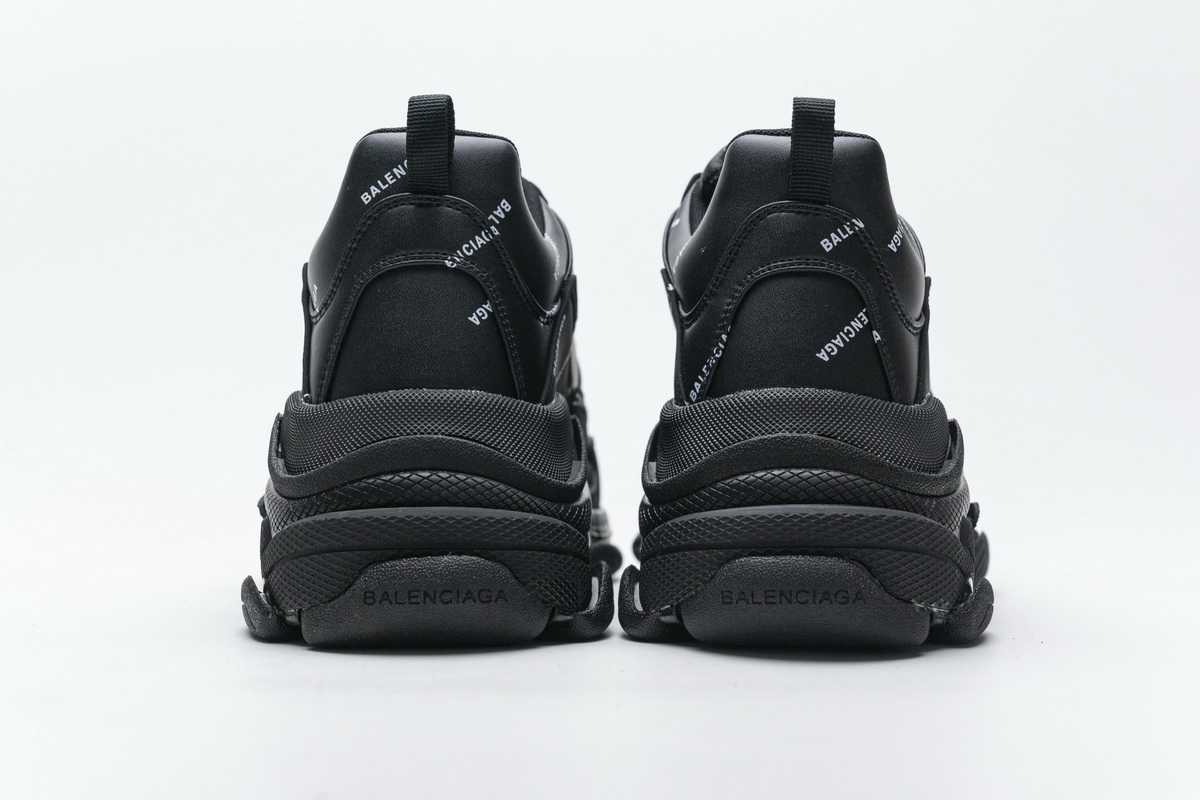 Ba***ci*ga Triple S Black  524039 W06E2 2020