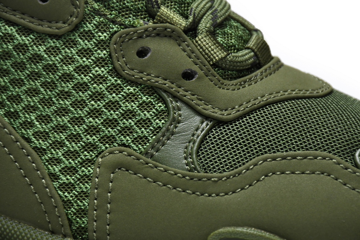 Ba***ci*ga Triple S Pitch Green  541624 W2GA1 2325