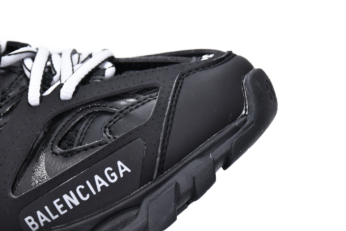 Ba***ci*ga Track Black  653813 W3CP3 1000