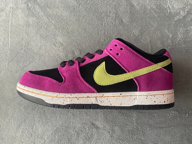 Nike SB Dunk Low ACG Terra Red Plum  BQ6817-501