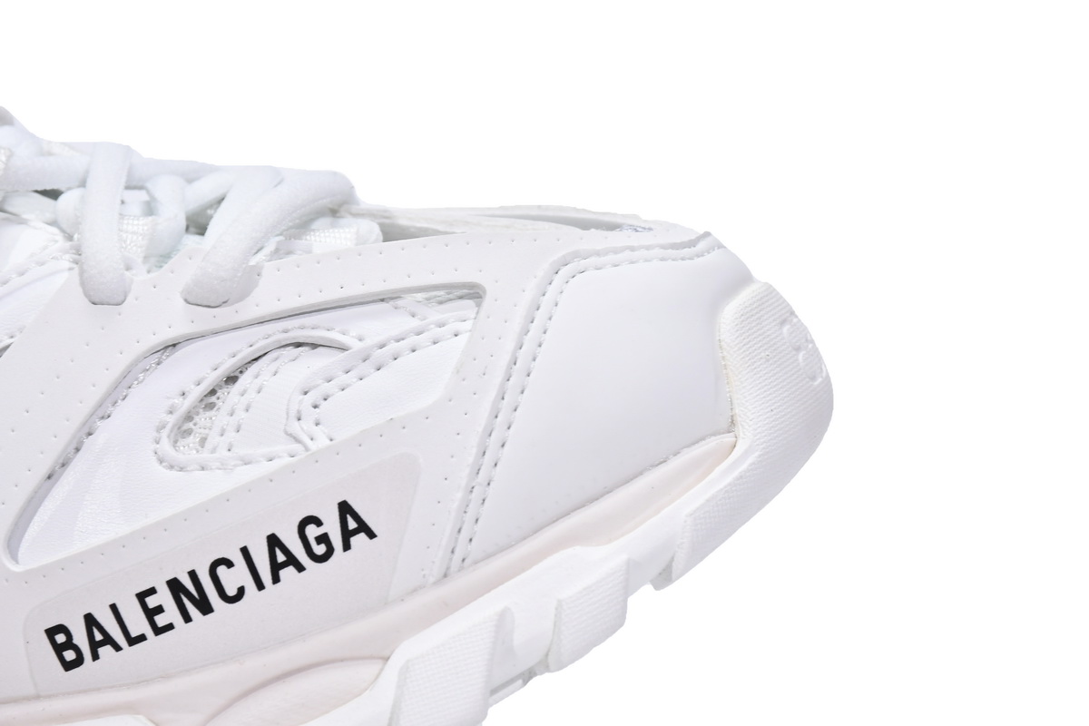 Ba***ci*ga Track White 653813 W3CP3 900