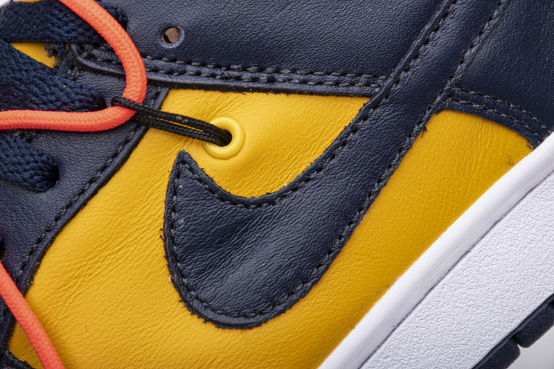 OFF WHITEx Nike Dunk SB Low White Michigan  CT0856-700