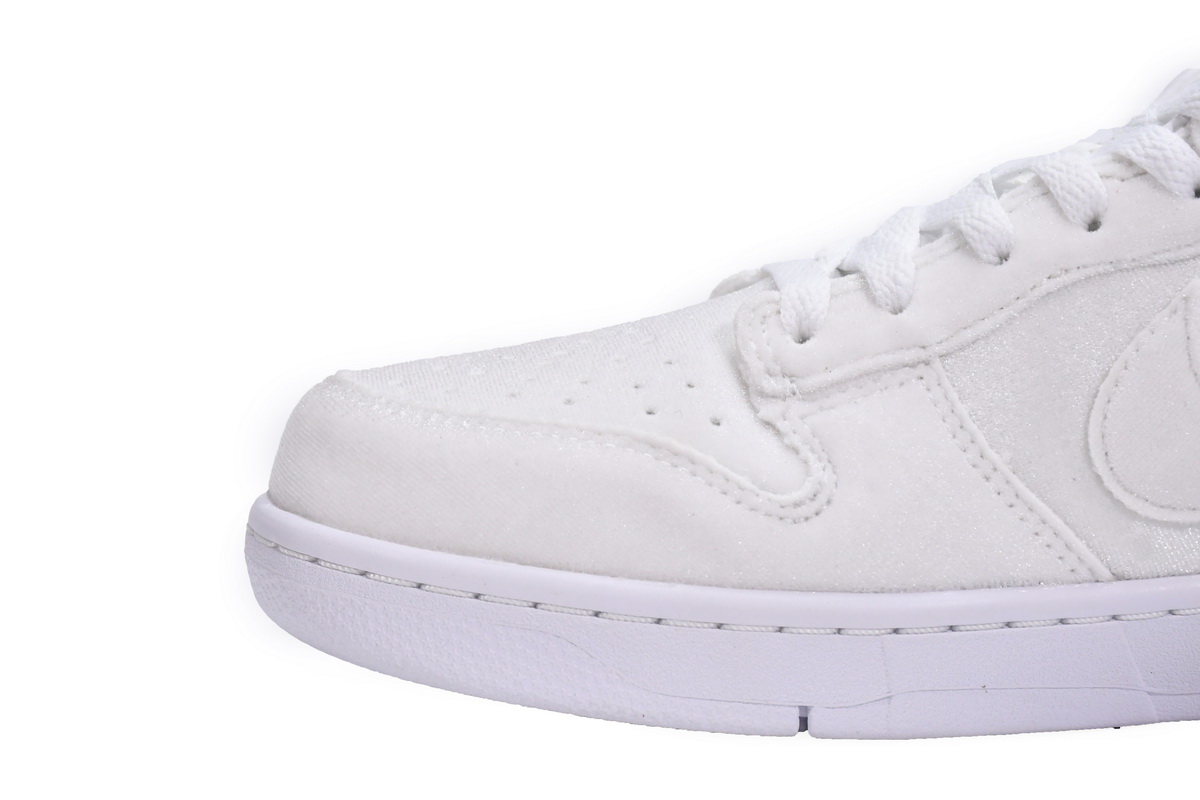 Dover Street Market x Nike Dunk Low Triple White   DH2686-100