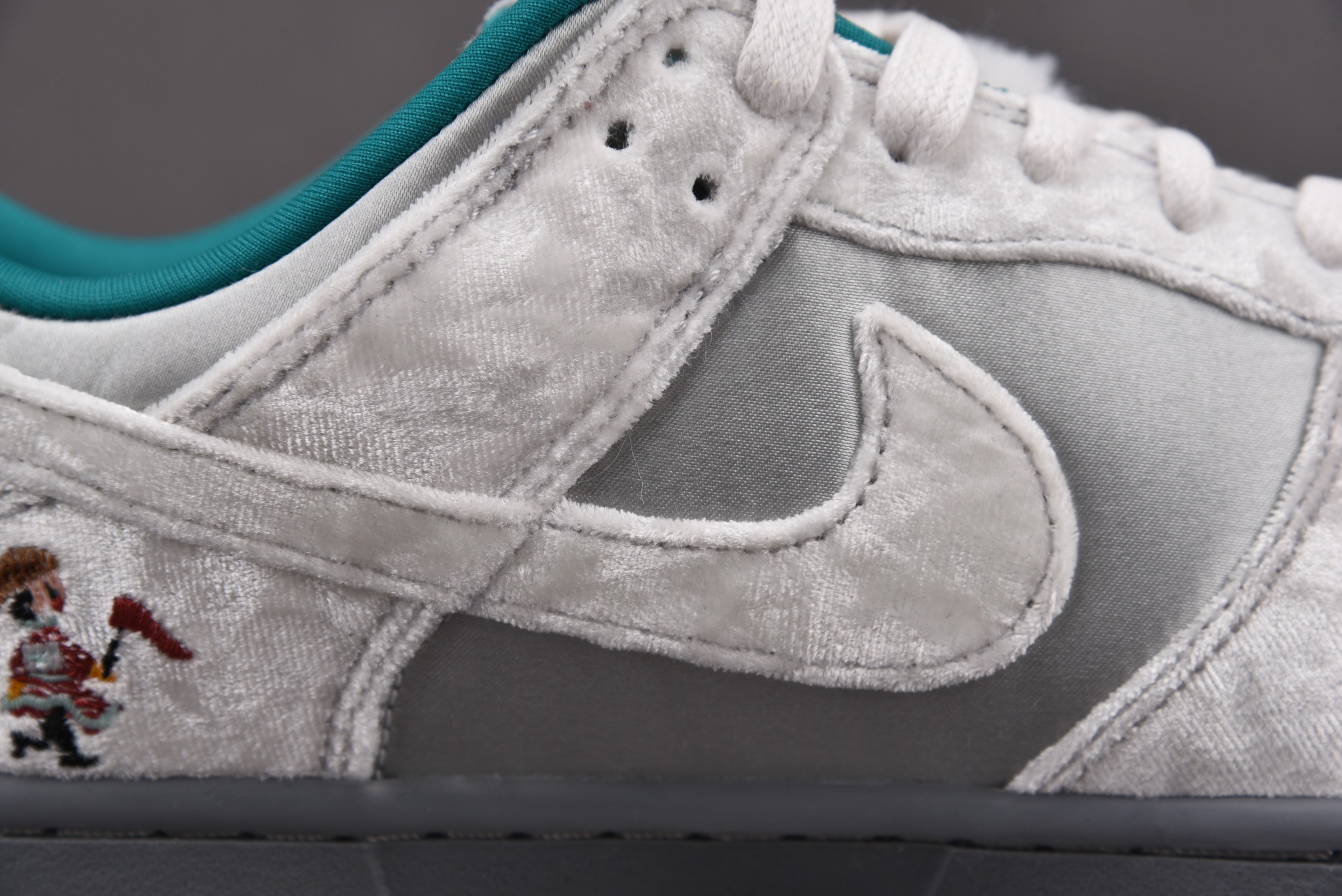 M Batch Nike Dunk Low Ice  DO2326-001