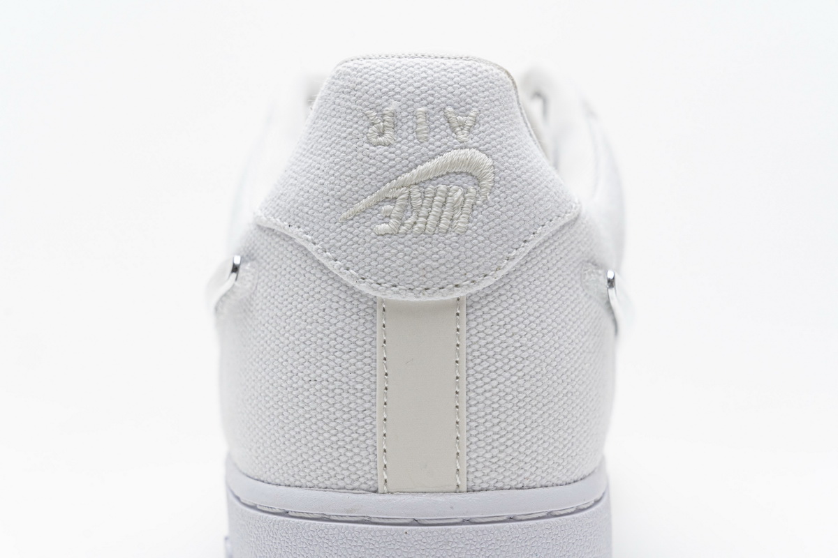 Travis Scott x Nike Air Force 1“White” AQ4211-100