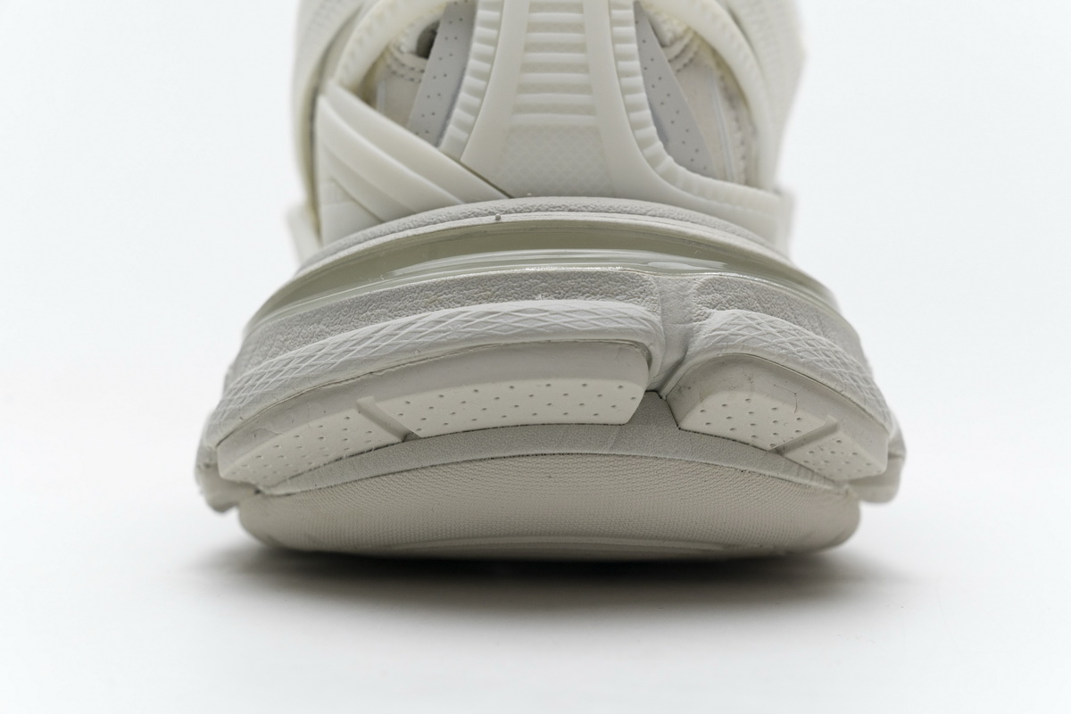 Ba***ci*ga Track 2 Sneaker White   570391 W2GN2 9000