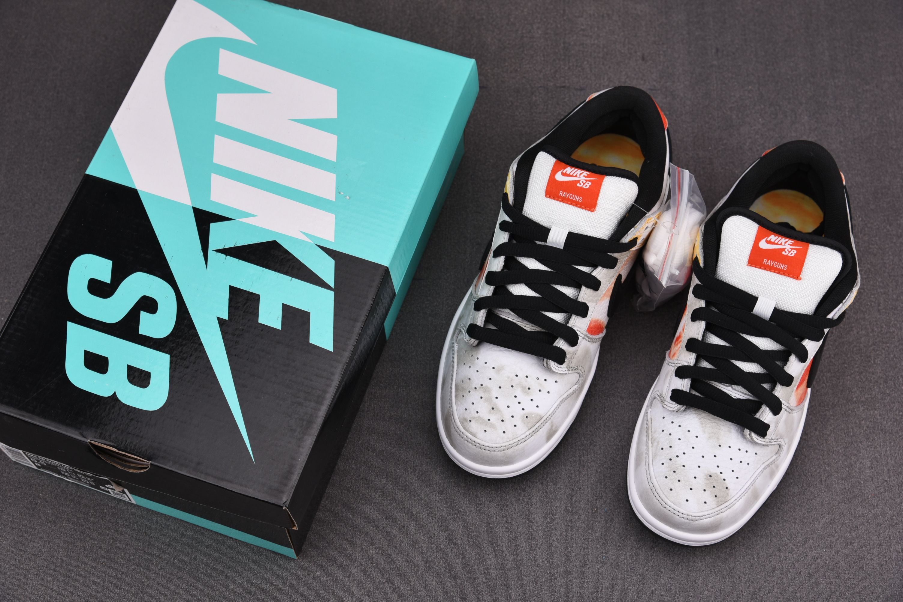 M Batch  Nike SB Dunk Low Pro QS   BQ6832-101