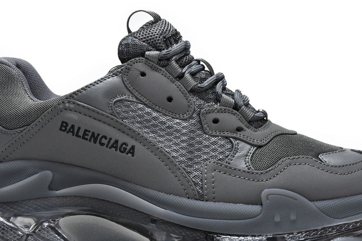 Ba***ci*ga Triple S Carbon Ash  541624 W0918 7669
