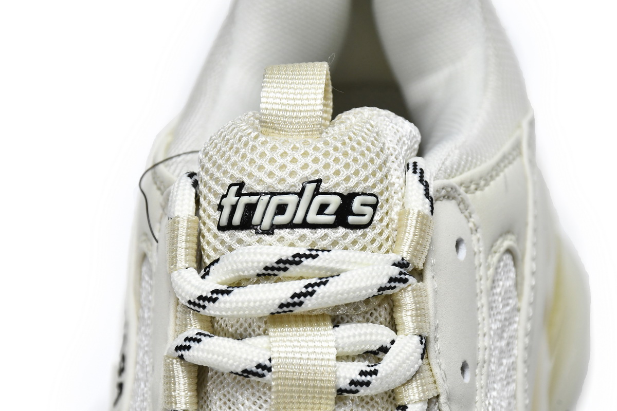 Ba***ci*ga Triple S Creamy White   541624 W2GA1 9100