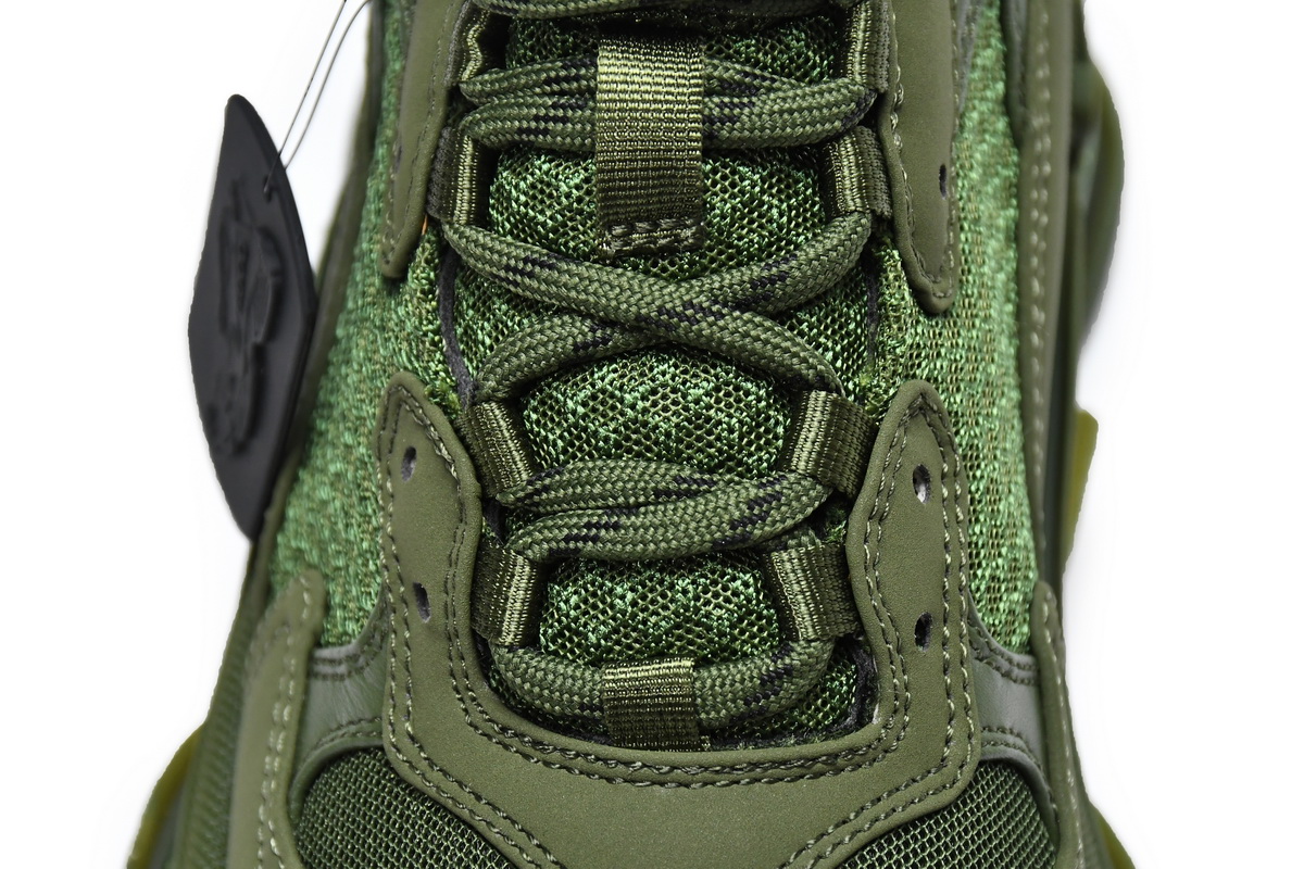 Ba***ci*ga Triple S Pitch Green  541624 W2GA1 2325