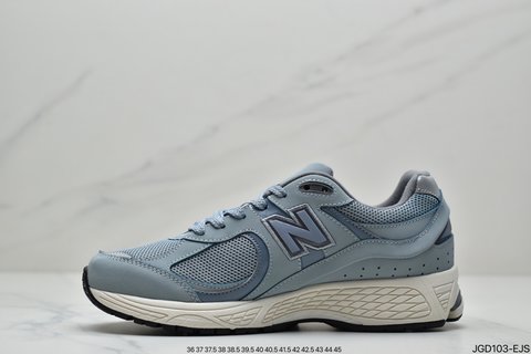 NewBalance2002R