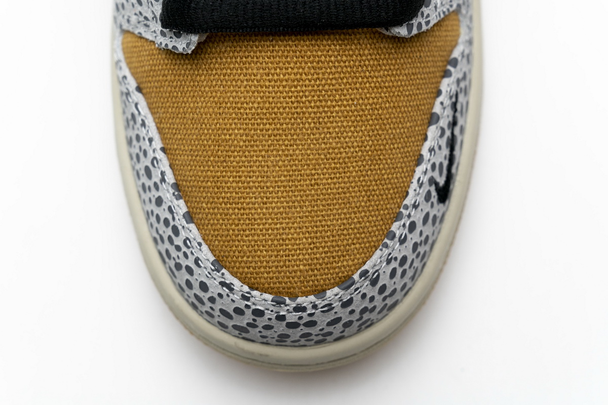 Nike SB Dunk Low “Safari”  CD2563-002
