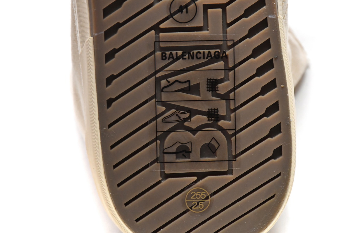 Ba***ci*ga Paris High Destroyed - White   688752 W3RC4 9090