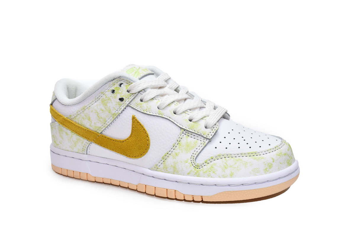 Nike Dunk Low Yellow Strike   DM9467-700