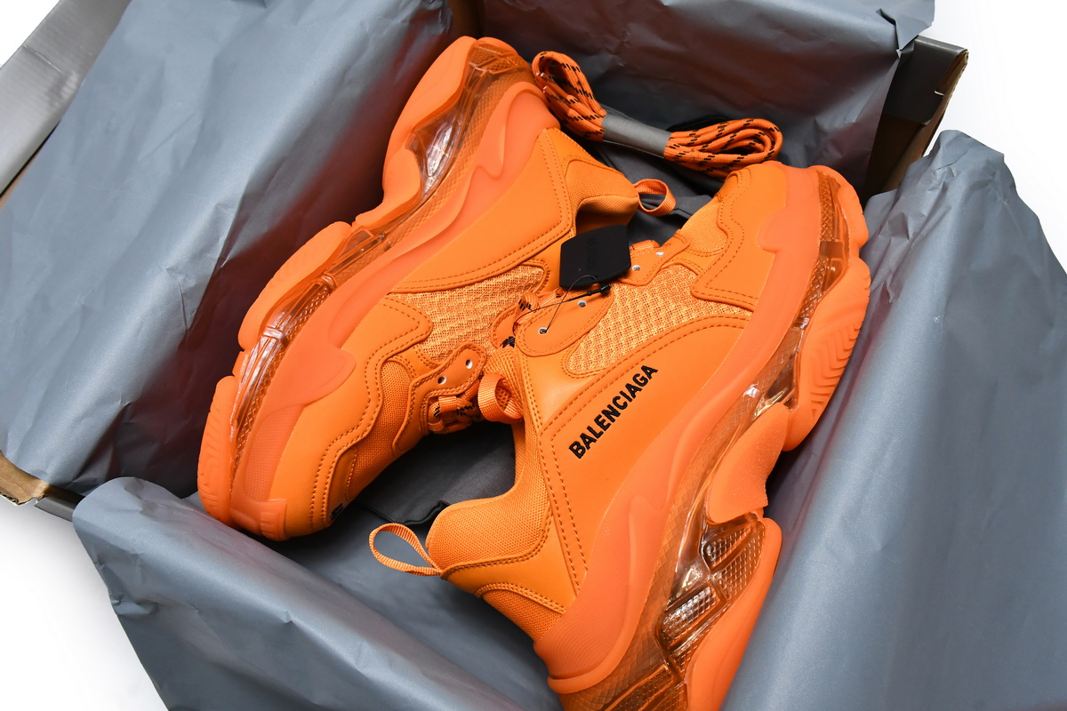Ba***ci*ga Triple S Orange  541624 W2GA1 7510
