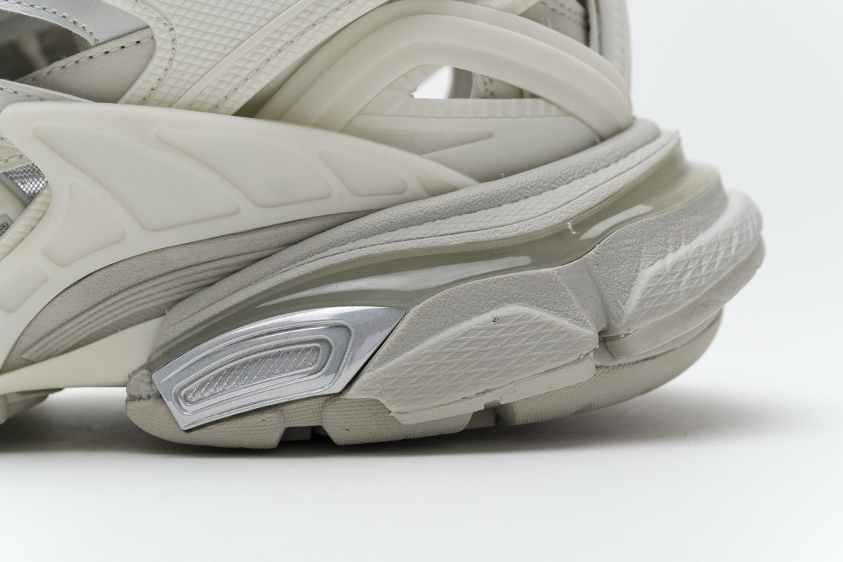 Ba***ci*ga Track 2 Sneaker White   570391 W2GN2 9000