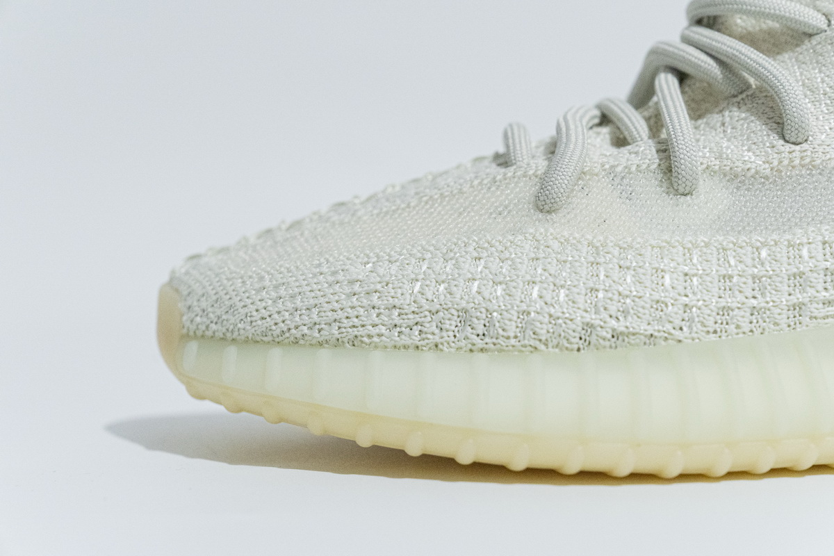 Adidas Yeezy Boost 350 V2 Light UV Sensitive  GY3438