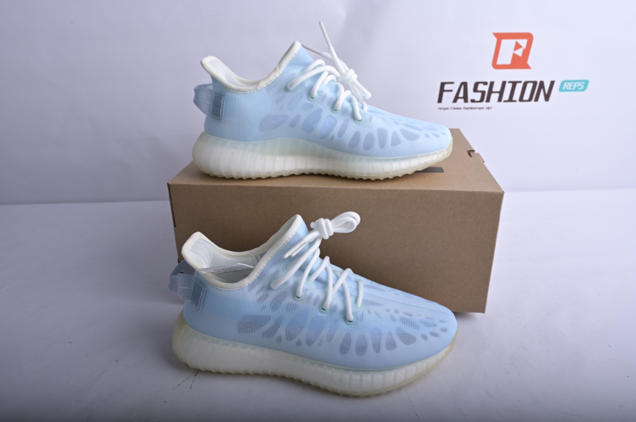 DG adidas Yeezy Boost 350 V2 Mono Ice GW2869