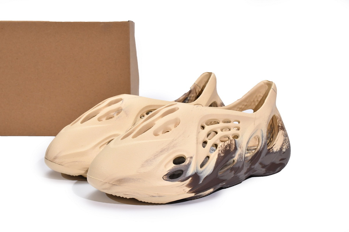 adidas Yeezy Foam RNNR MX Cream Clay GX8774