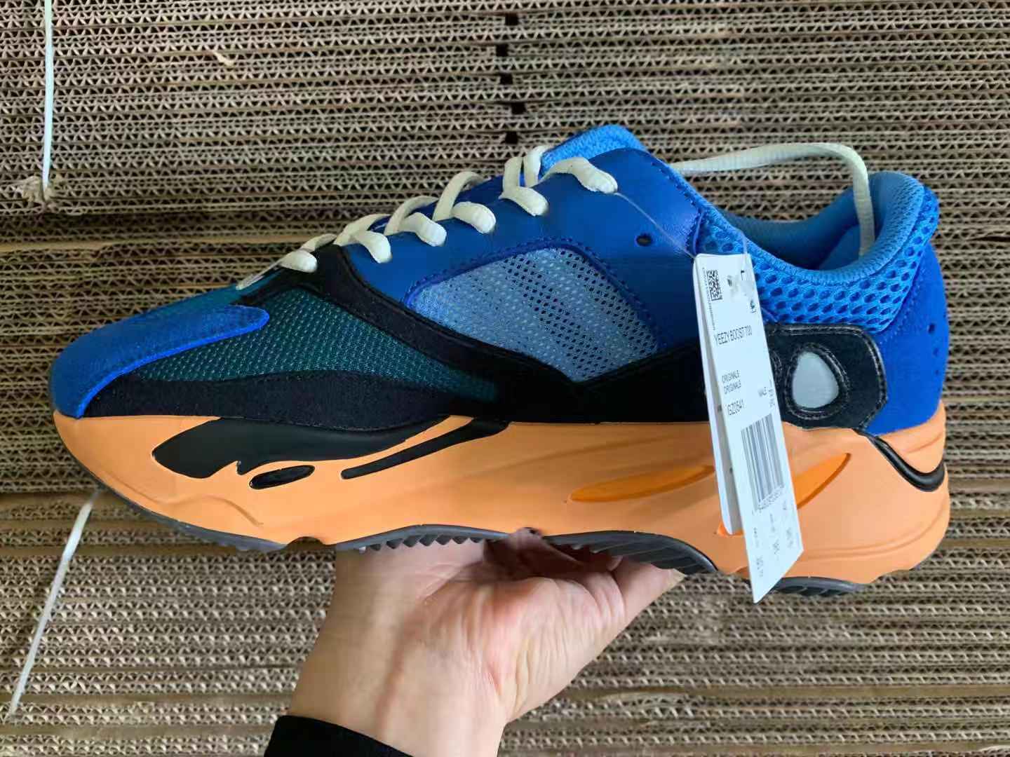 Yeezy Boost 700 BRBLUE GZ0541