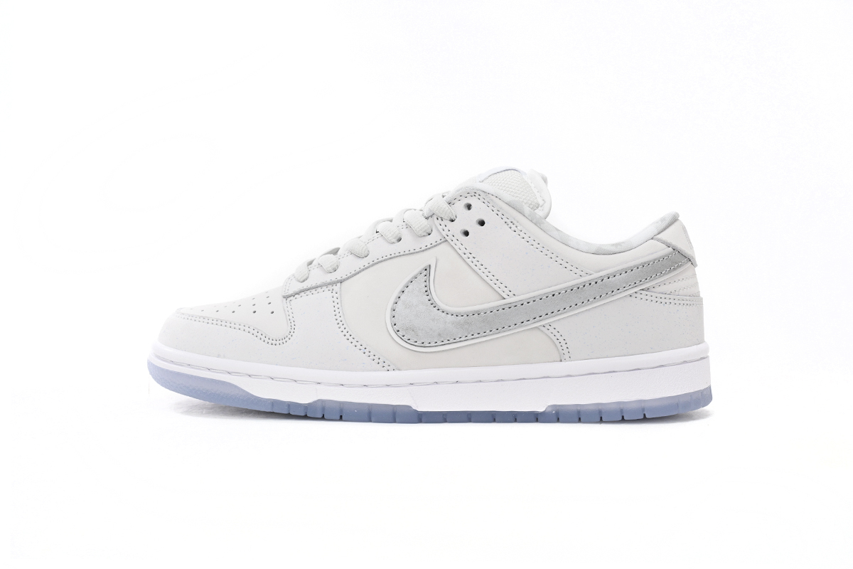 Nike SB Dunk Low White Lobster Friends and Family FD8776-100