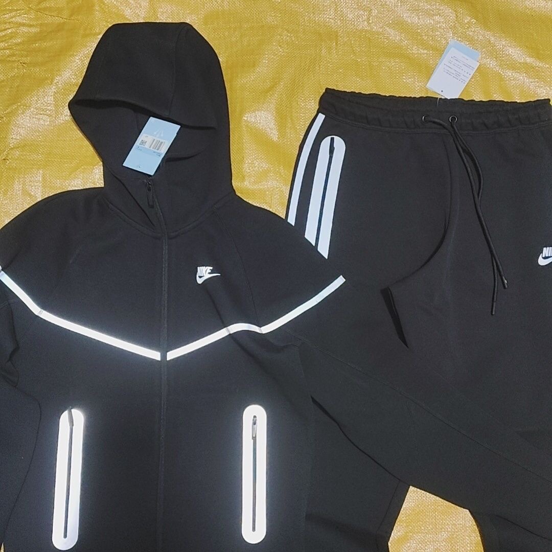 Nike Sportswear Tech Fleece Full Zip Hoodie & Joggers Reflective Details Set Black/Bemis Silver