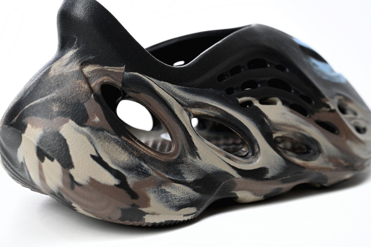 adidas Yeezy Foam RNR MX Cinder ID4126